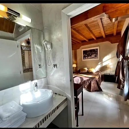 فندق Agua Viva Eco H Wellness كاسترو أورديالس